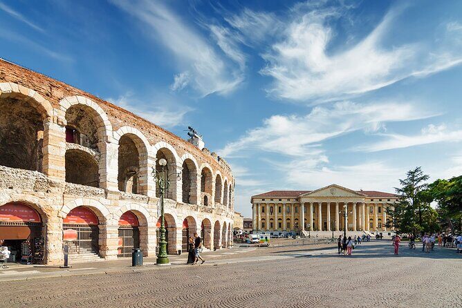 Tour to the Arena di Verona at the Gladiator's Time - Meeting at Piazza Bra: the square that sets the scene