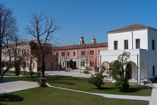Tour to the islands of San Servolo and San Lazzaro degli Armeni - Stop 1: Chiesa dell’Isola di San Servolo and the island’s dramatic life shifts