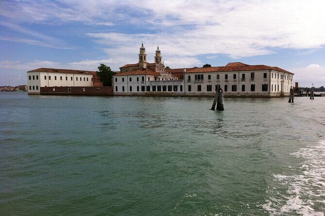 Tour to the islands of San Servolo and San Lazzaro degli Armeni - Stop 2: San Lazzaro degli Armeni and Armenian culture on an island center