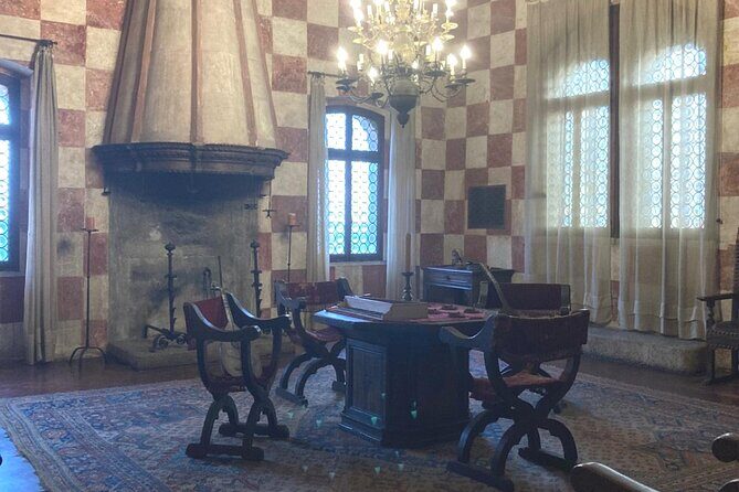 Tour to the Walled City of Monselice DA Abano and Montegrotto Terme - Entering Castello di Monselice: the Cini Castle museum stop