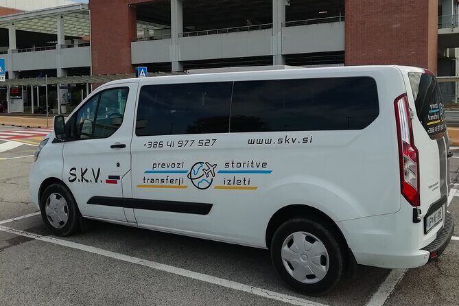 Transfer from Venice Airport to Trieste - Finding your van fast at VCE: Sosta Breve and door exit 1