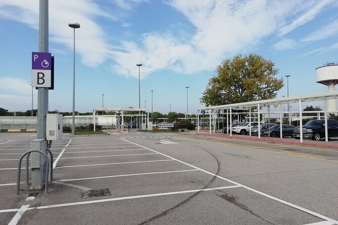 Transfer from Venice Airport to Trieste - Real-world ride vibe: drivers who talk, not just drive