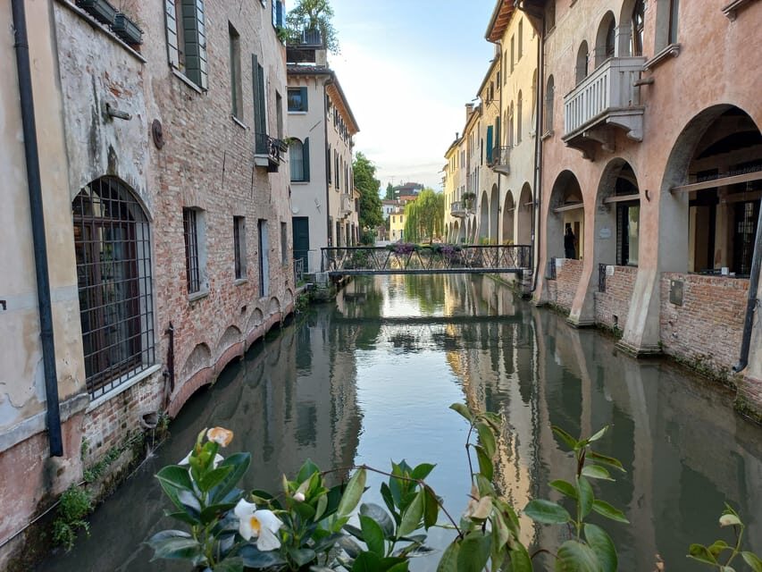 Treviso Small-Group Walking Tour: Top Sights & Hidden Gems - Fontana Delle Tette and Treviso Cathedral: details you can’t fake