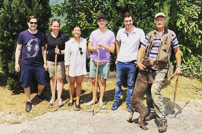 Truffle Hunting with Wine Tasting - Meet the Tartufaro guide and the dog power