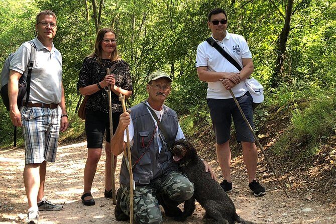 Truffle Hunting with Wine Tasting - The food plan: truffle pasta and local bites