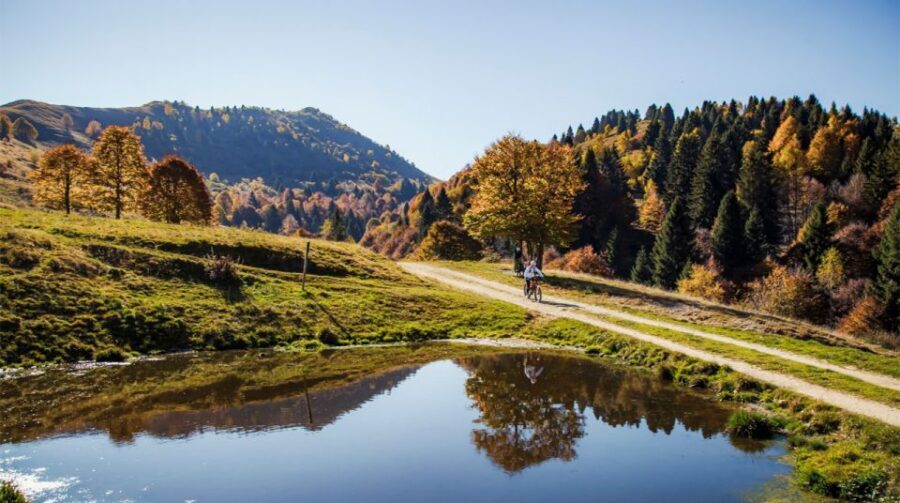 Valdobbiadene: Guided E-Bike Tour in Prosecco Hills - Stop by stop: Pederobba, Valdobbiadene, and the viewpoint