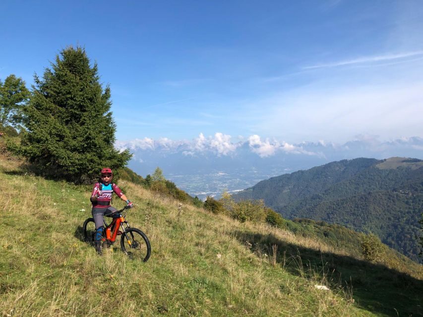 Valdobbiadene: Guided E-Bike Tour in Prosecco Hills - The guides: the difference between information and a real experience