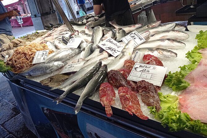 Venetian cooking school - Rialto fish market with Marco: choose your ingredients like a local