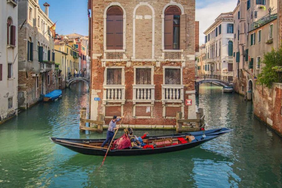 Venetian Private Sandolo tour - Meeting at Campo Santa Maria Formosa: Start Without the San Marco Crush