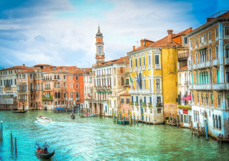 Venetian Private Sandolo tour - Who Should Book a Venetian Private Sandolo Tour