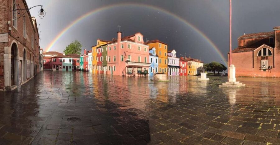 Venezia: Tour privato in Barca a Murano, Burano e Torcello - The lagoon cruise experience: comfort, quiet, and Venetian navigation