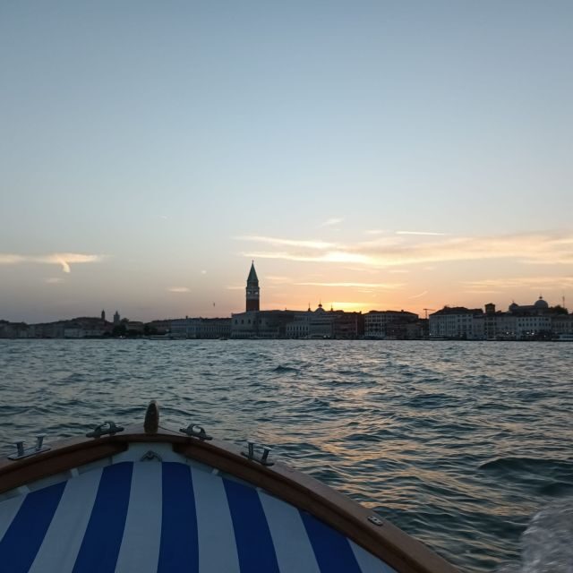 Venezia: Tour privato in Barca a Murano, Burano e Torcello - Price and value: $396.50 per group up to 2