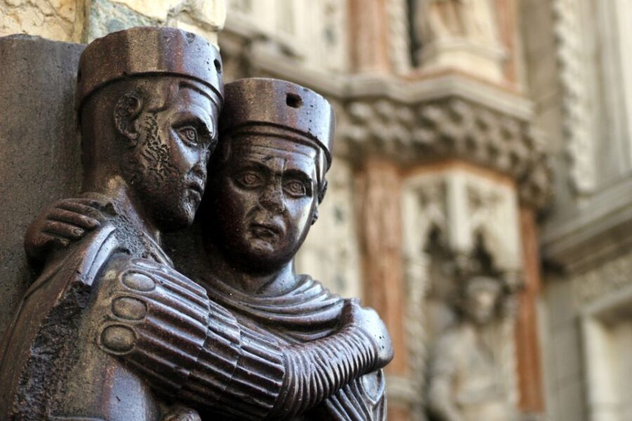 Venice: 1-Hour The Doge's Palace Tour - Step into Doge’s Palace: the Golden Staircase moment