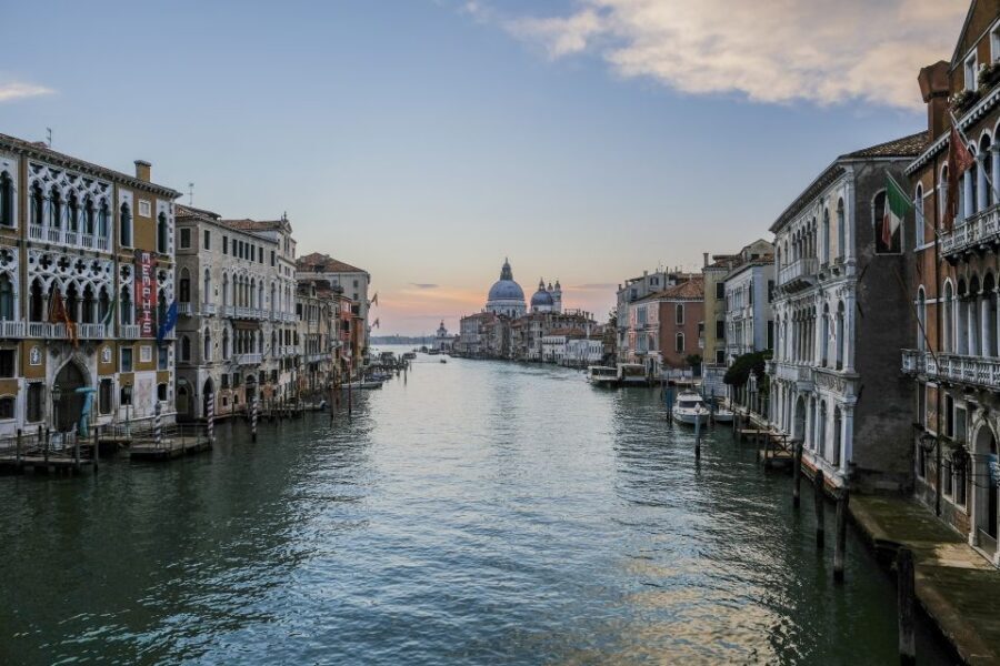 Venice: 2-Hour Private Photo Walk - Price and value: what $283.21 per group gets you
