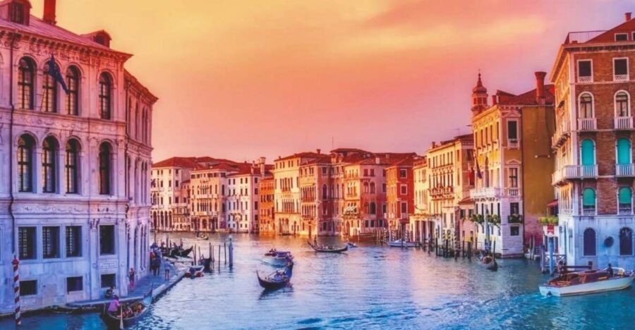 Venice: 30 min Gondola Ride on the Grand Canal with Guide - Key things to know before you go