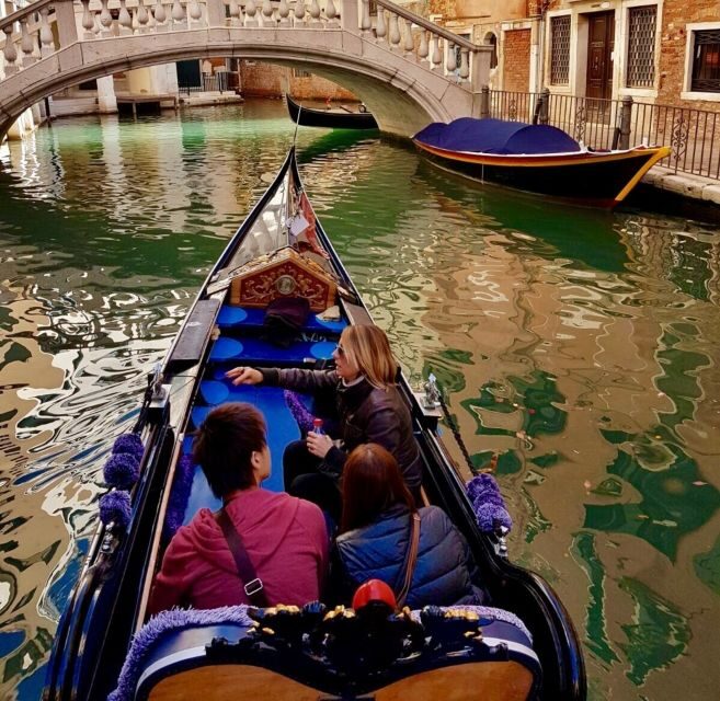 Venice: 30 min Gondola Ride on the Grand Canal with Guide - Should you book this gondola ride?