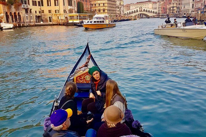 Venice: 30 min private Gondola Ride with Guide - What makes this gondola ride feel different from the usual ticket