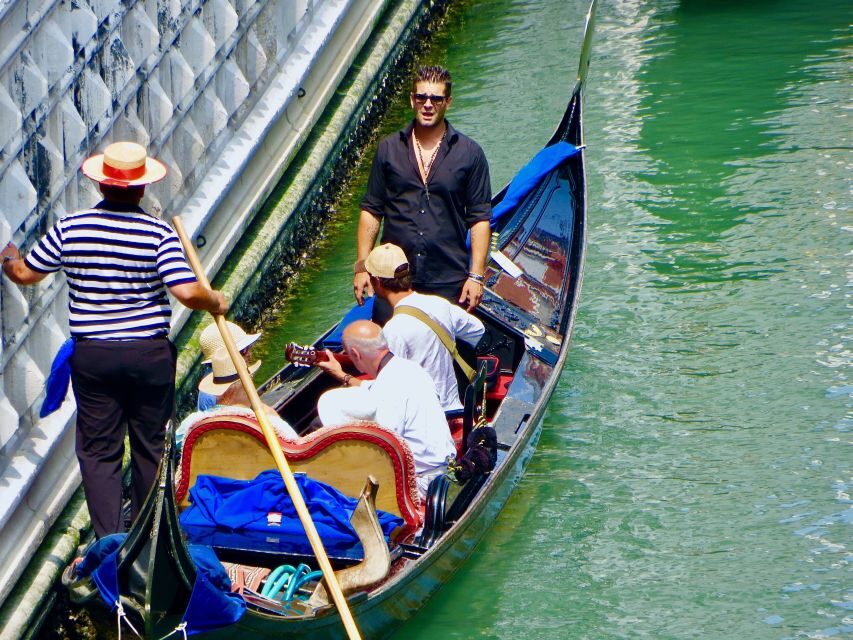 Venice: 30-Minute Gondola Ride on Grand Canal with Serenade - Rain, sound, and those short-on-the-clock moments