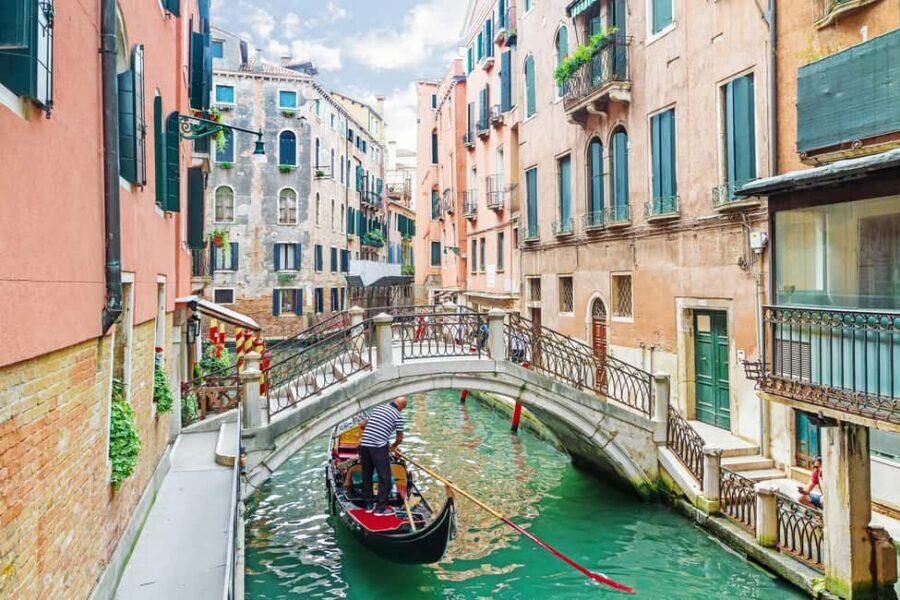 Venice: 30 minutes Enchanting Gondola Ride - Timing, Weather, and Tide: What Can Change
