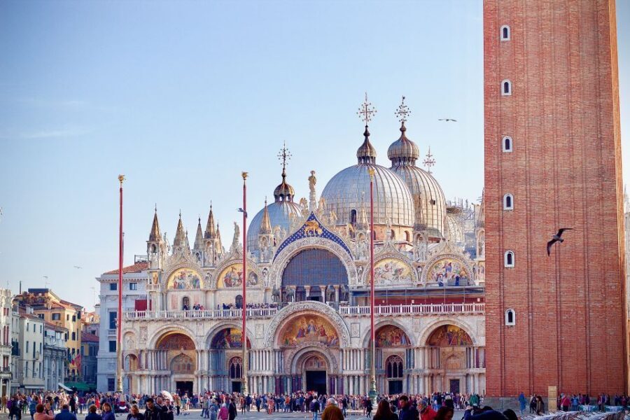 Venice: 4-Hour City Tour with Doge's Palace & Basilica Visit - Santa Maria Formosa Square: A Big Square That Doesn’t Feel Like a Theme Park