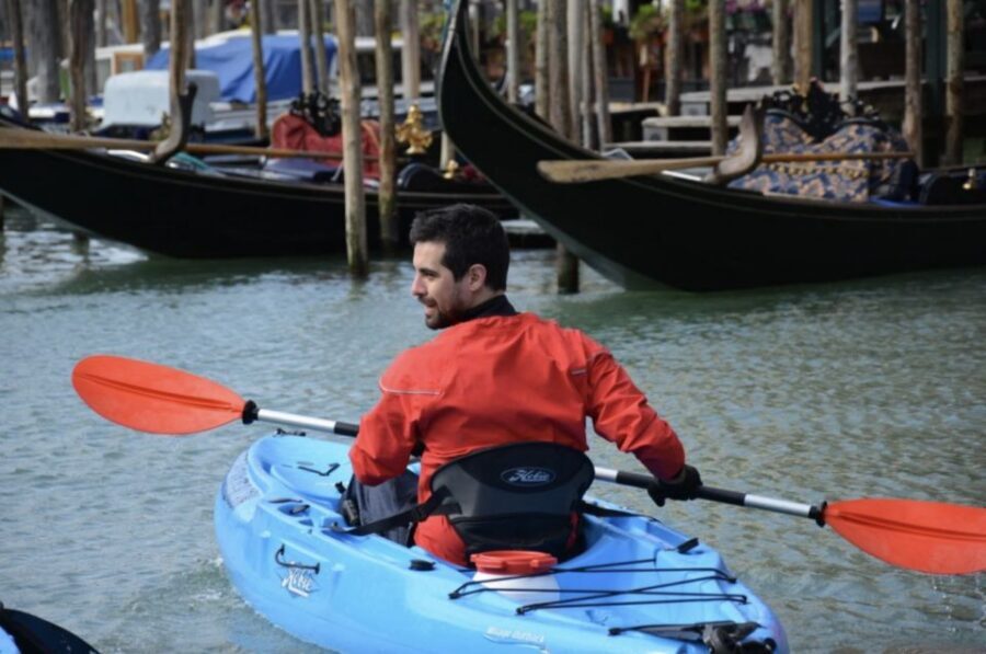 Venice: 60' Quick Kayak Tour of Venice with guide - Who should book this one-hour Venice kayak tour (and who might want to think twice)