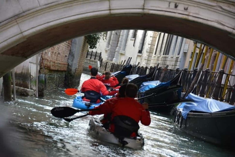Venice: 60' Quick Kayak Tour of Venice with guide - Finding Calle Brazzo 3347 near Fondamenta de la Sensa