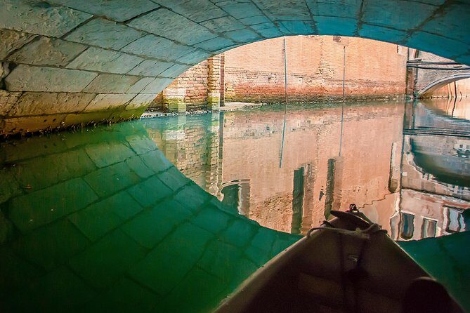 Venice: 60' Quick Kayak Tour with guide - Key Points at a Glance