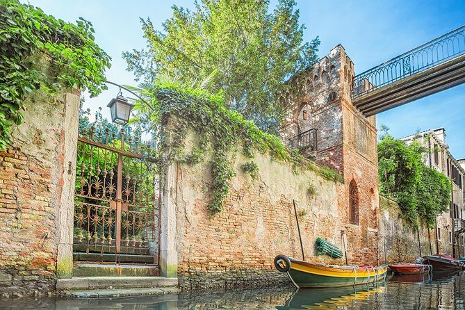 Venice: 60' Quick Kayak Tour with guide - What You Actually See: Cannaregio Canals and a Lagoon Peek