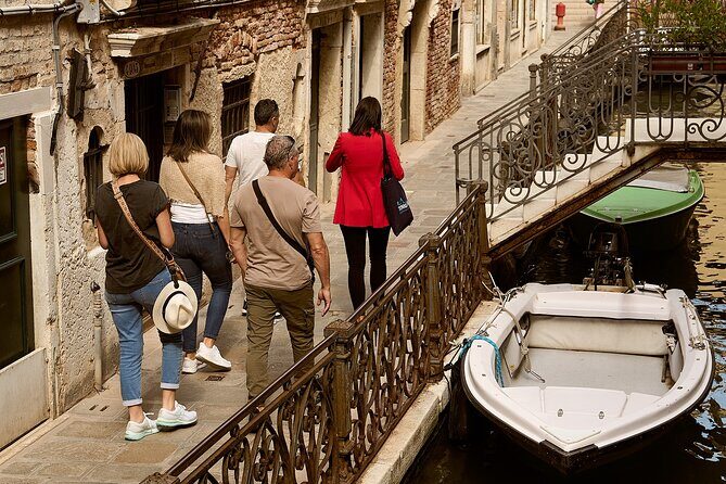 Venice Art Walking Tour with Gondola Ride - St. Mark’s Basilica and the square: where the art shows up close
