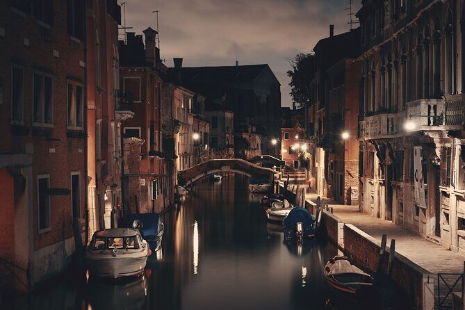 Venice at Sunset: Crimes, Legends and Mysteries - Ponte di Rialto: A Famous Spot, Told Like a Secret