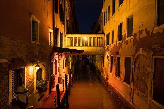 Venice at Sunset: Crimes, Legends and Mysteries - Campo de la Fava and the Long Shadow of Rivalries