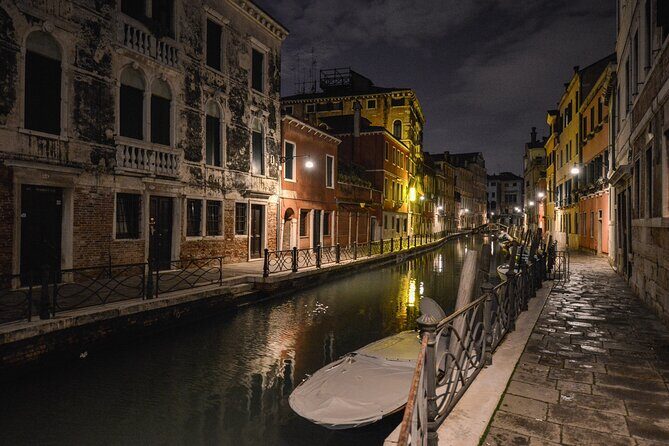 Venice at Sunset: Crimes, Legends and Mysteries - Piazza San Marco: Executions, Justice, and the Loudness of Stone