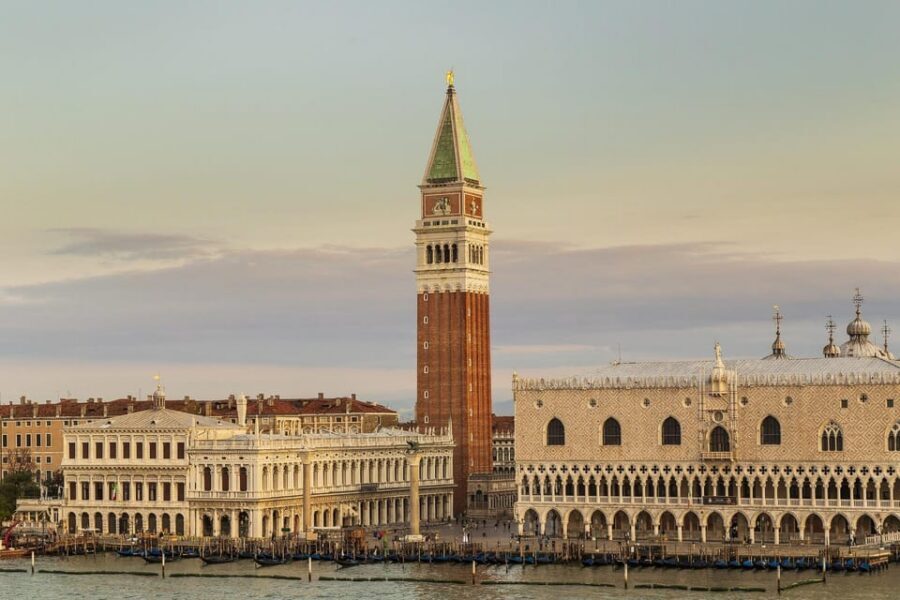 Venice: Basilica+ Doge's Palace+ Lagoon Islands-Guided Tour - The lagoon boat ride to Murano: how the timing keeps the day enjoyable