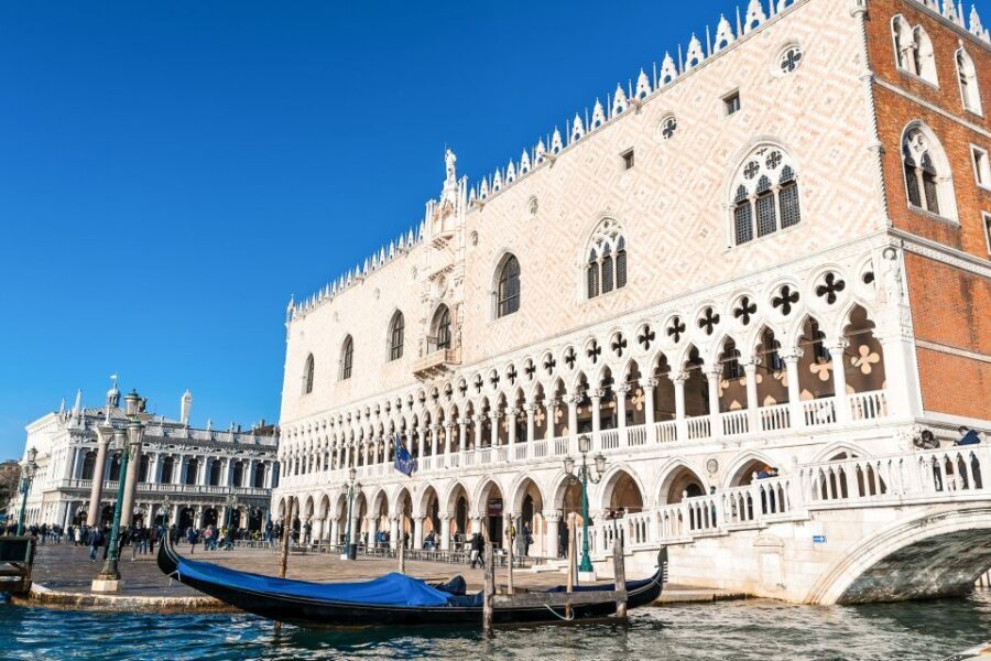 Venice: Basilica+ Doge's Palace+ Lagoon Islands-Guided Tour - Murano glassblowing: watching craft happen and learning what you’re seeing