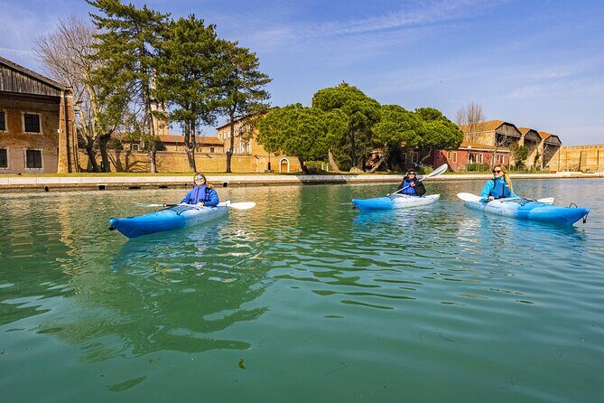 Venice Beginner's Kayak Tour: train & visit the Medieval Arsenal - Practical tips: how to show up ready to paddle