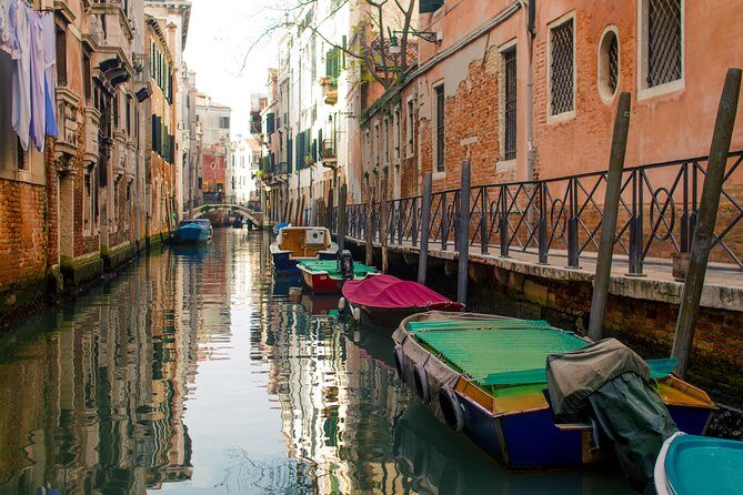 Venice Boat Tour on Grand Canal with Local Guide - Guides make or break it: the human factor on the Grand Canal