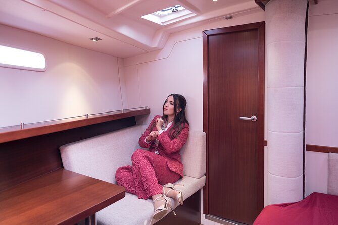 Venice Boat Tour with Aperitif and Music on a Sailing Boat - Aperitif, snacks, and music: the onboard comfort that makes it worth $94