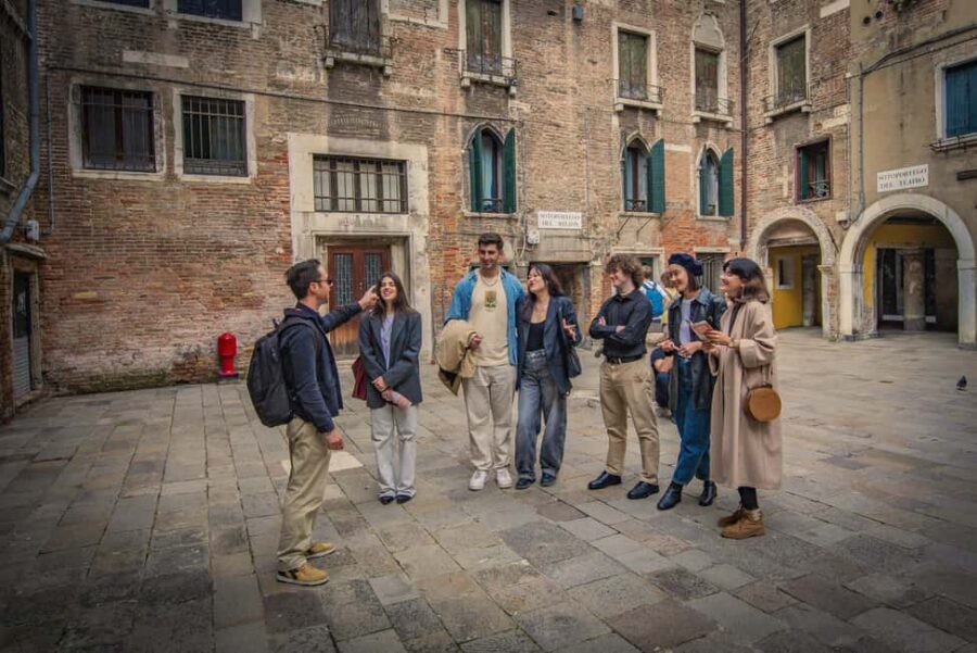 Venice: Byzantine Tour and Skip-the-Line St Mark's Basilica - Castello calli and campi: Santa Maria Formosa and the Venice you can feel