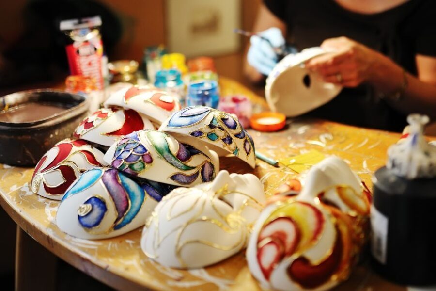 Venice: Carnival Mask Decoration Class at Casanova Prisons - The 1-Hour Plan: What You’ll Do Once You Sit Down