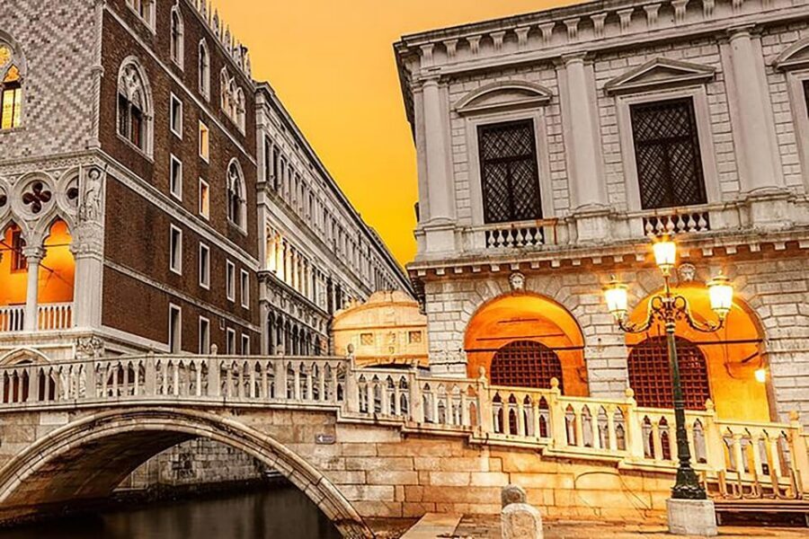 Venice: Carnival Mask Decoration Class at Casanova Prisons - Choosing Your Mask Style and Getting Help Along the Way