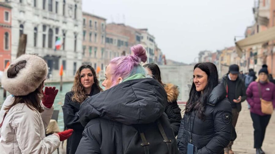 Venice: Cicchetti, Spritz, and Wine Tour in Ghetto Ebraico - Stop 6 to Stop 7: second bar tastings to keep the flavor arc going