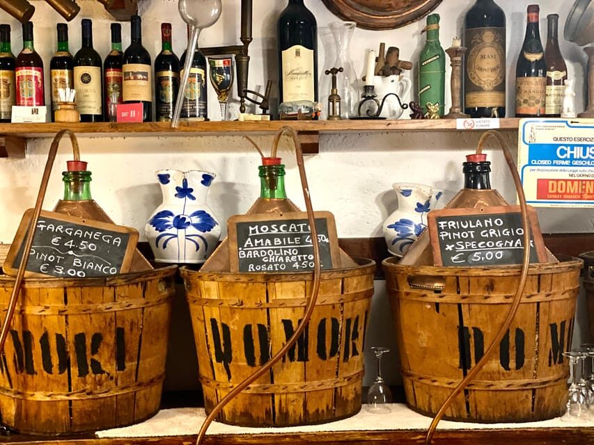 Venice: Cicchetti Street Food and Sightseeing Walking Tour - The Guide Makes It: Calm Leadership and Local Stories