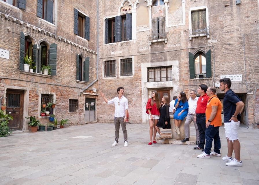 Venice: City Center Historical Guided Walking Tour - Rialto Bridge: the Grand Canal view plus the wood-to-stone story