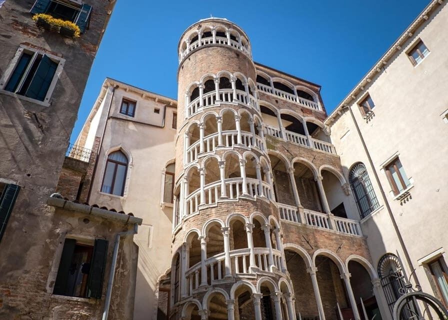 Venice: City Highlights and Hidden Gems Walking Tour - A San Marco walking tour that also teaches you how to wander