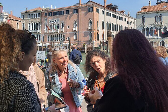 Venice City Highlights Small Group Tour with a local guide - Rialto District: Venice’s former financial and trade center