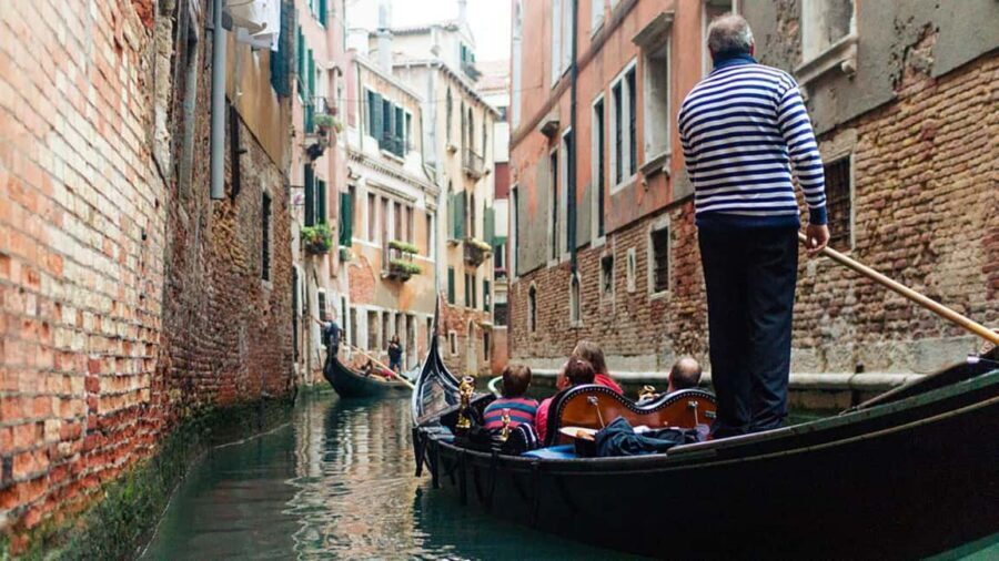 Venice: City Highlights Tour with St Mark's and Gondola Ride - Who This Tour Fits Best (and Who Should Skip It)