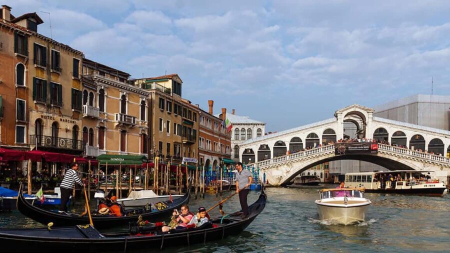 Venice: City Highlights Tour with St Mark's and Gondola Ride - Campo San Giovanni e Paolo and Verocchio’s Statue: Architecture You Can See