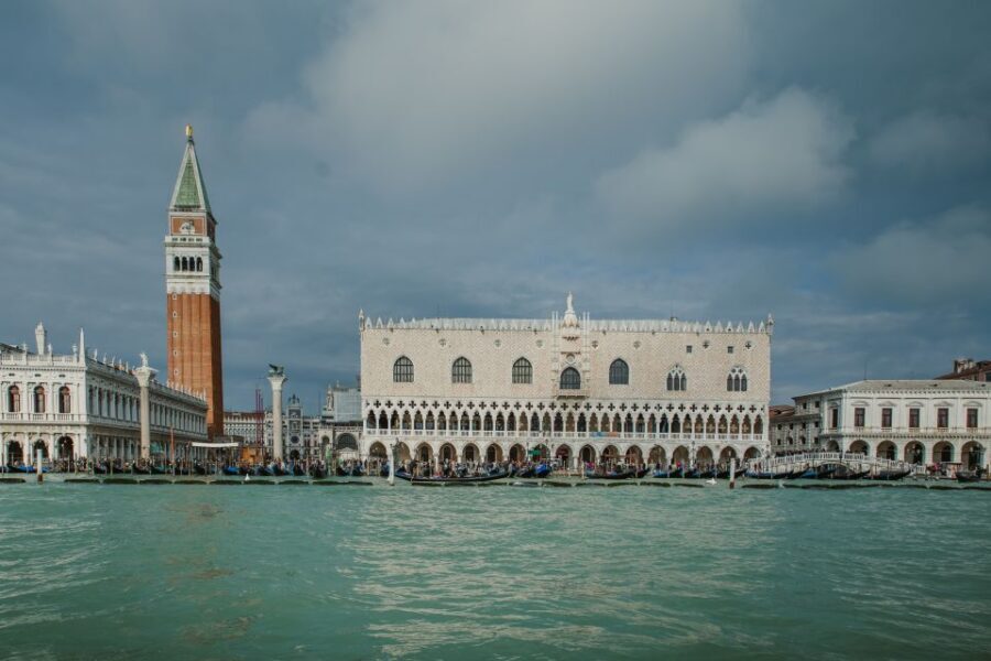 Venice: City Tour and Murano Glass Experience - The Private Boat to Murano: Why Water Travel Changes the Day