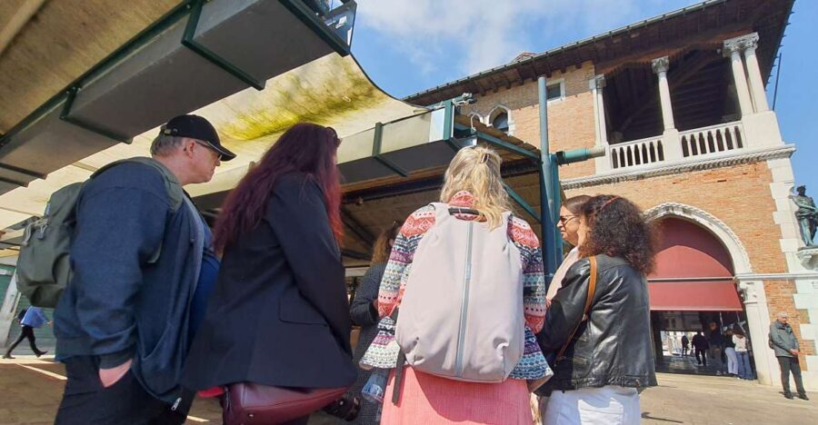 Venice: City Wonders Group Walking Tour with a Local Expert - Dorsoduro Sestiere Walk: A More Venice-Real Feeling Side