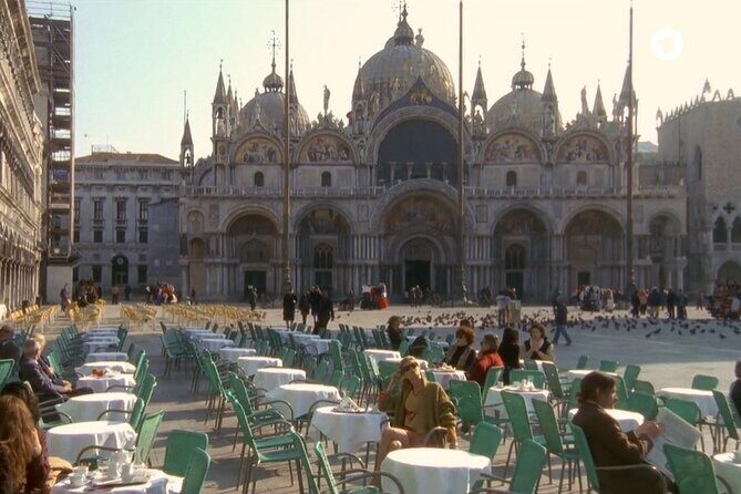Venice Commissario Brunetti and Donna Leon: Walk His Beat - San Zanipolo (Basilica dei Santi Giovanni e Paolo): The Kiosk Intel Stop